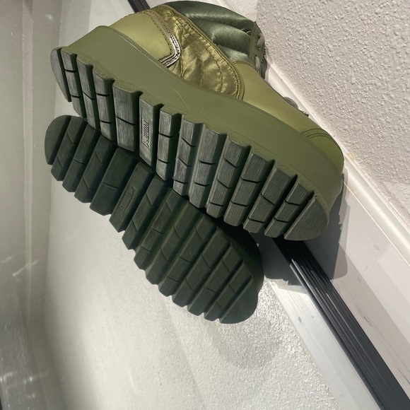 PUMA FENTY BY RIHANNA CYPRESS GREEN PLATFORM SNEAKER BOOTS - Picture 2 of 13